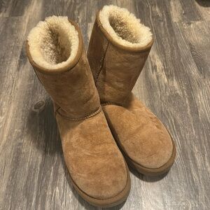 UGG Classic Short II, Chesnut.